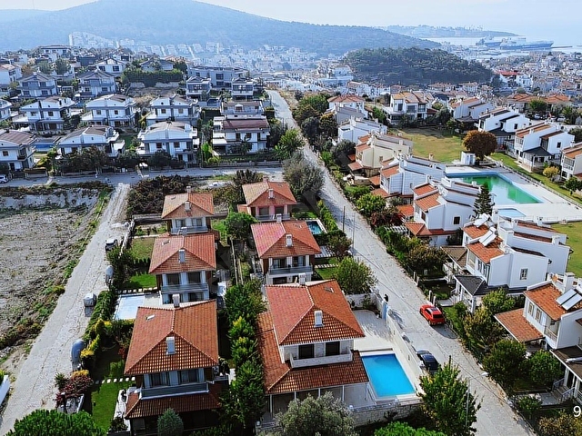 YUSEDEN ÜST BOYALIKTA 3+1 TAM MÜSTAKİL 390m2 ARSA İÇİNDE VİLLA - Görsel 9