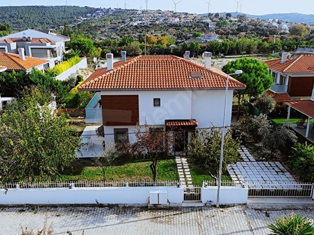 YUSEDEN ÜST BOYALIKTA 3+1 TAM MÜSTAKİL 390m2 ARSA İÇİNDE VİLLA - Görsel 3