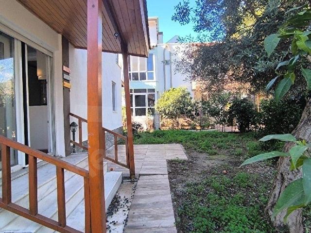 DOYRAN’DA MERKEZDE 3+1 TRİPLEKS VİLLA 400 M² ARSA 240 M² KULLANIM DEV TERASLI - Görsel 12