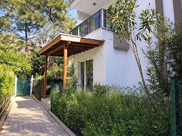DOYRAN’DA MERKEZDE 3+1 TRİPLEKS VİLLA 400 M² ARSA 240 M² KULLANIM DEV TERASLI - Görsel 13