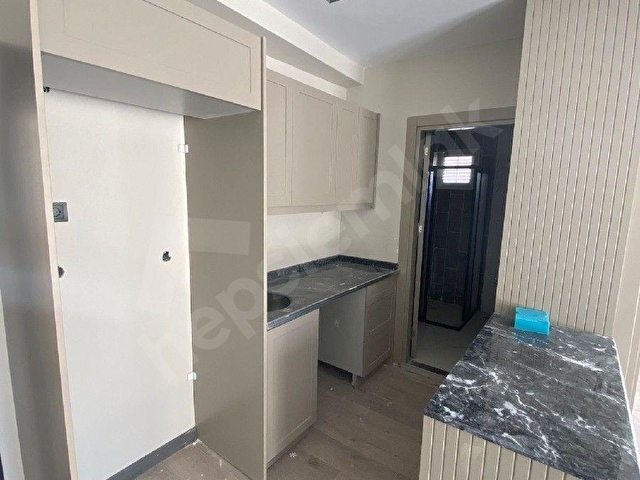 ÇUKUROVA FIRIN YAKINI KONSEPT BİNADA 1+1 MODERN YAPILI KÖŞE KONUMDA CAZİP DAİRE - Görsel 4