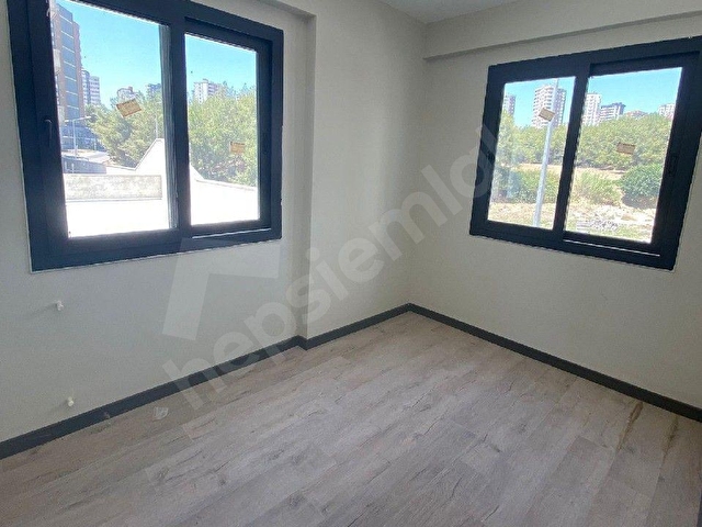 ÇUKUROVA FIRIN YAKINI KONSEPT BİNADA 1+1 MODERN YAPILI KÖŞE KONUMDA CAZİP DAİRE - Görsel 22