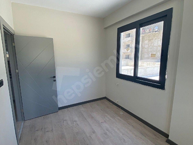 ÇUKUROVA FIRIN YAKINI KONSEPT BİNADA 1+1 MODERN YAPILI KÖŞE KONUMDA CAZİP DAİRE - Görsel 24
