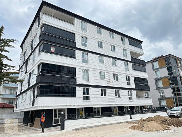 DAMLA EMLAKTAN YENİ MAH. ÇALIŞIR SOK. 2+1 100 M2 SATILIK DAİRE