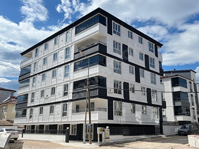 DAMLA EMLAKTAN YENİ MAH. ÇALIŞIR SOK. 2+1 100 M2 SATILIK DAİRE - Görsel 3