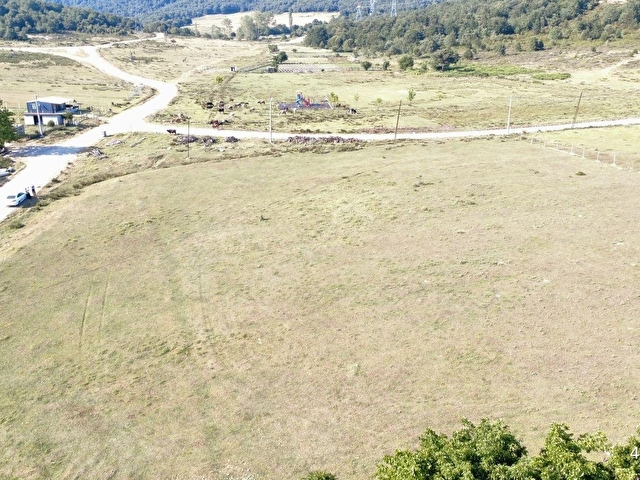 AY EMLAKTAN ARMUTLU MECİDİYEKÖY DE YOLU OLAN 1.187 m2 TARLA - Görsel 10