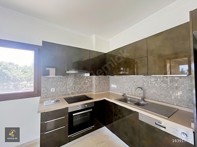 Yahşi Sahiilde Havuzlu Site İçerisinde 3+1 Kiralık Üst Kat Daire - Görsel 11