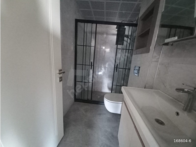 REMAX HIZDAN ELVANKENT DE CADDE ÜSTÜN DE SIFIR ARA KATTA HARİKA KONUM.... - Görsel 18