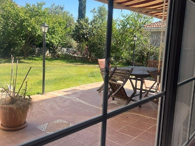 Güzelbahçe Çamlı’da Tam Eşyalı, Havuzlu ve Bahçeli Kiralık Villa - Görsel 14
