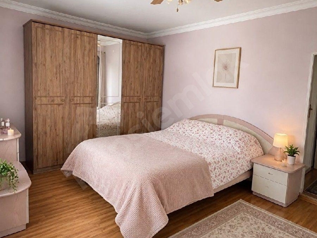 Güzelbahçe Çamlı’da Tam Eşyalı, Havuzlu ve Bahçeli Kiralık Villa - Görsel 15