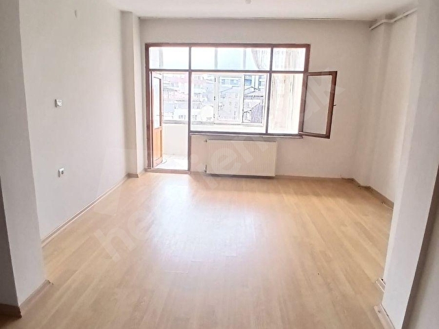ORTABAYIRDA KİRALIK BALKONLU   3+1 DAİRE - Görsel 6