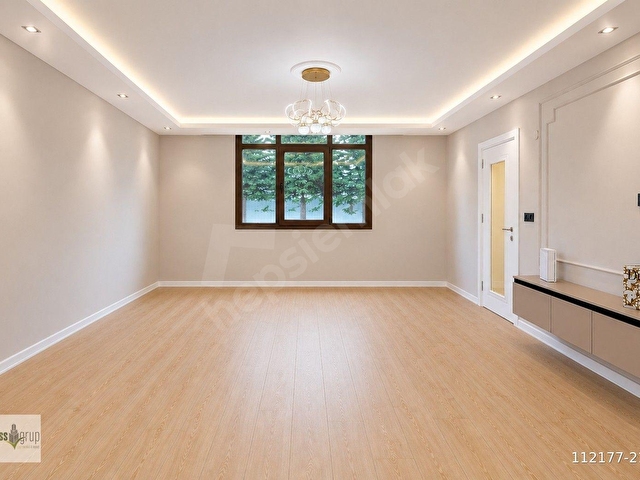 BEYLİKDÜZÜNDE SİTE İÇERİSİNDE BAHÇE KULLANIMLI 2+1 SATILIK DAİRE - Görsel 10