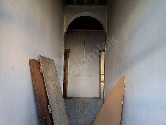 AYVALIKIN KALBİNDE, AVANTAJLI KONUMDA YATIRIMLIK TARİHİ RUM EVİ - Görsel 24