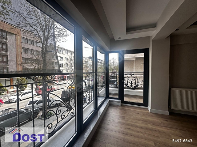 DOSTTAN BAHÇELİEVLERDE YENİ BİNA ÖN CEPHE KATTA LÜKS SATILIK 2+1 ÇİFT BANYO ASANSÖRLÜ DAİRE