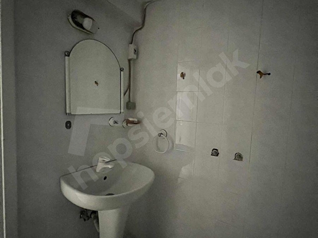Aydının tam merkezinde kiralık geniş 2+1 - Görsel 13