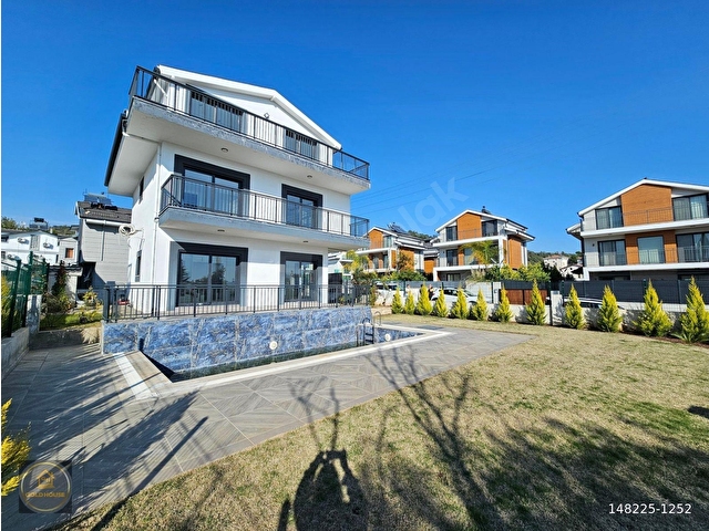 GoldHouse dan Satılık Kapanmaz Manzaralı, Havuzlu ve Geniş Bahçeli Lüks Villa