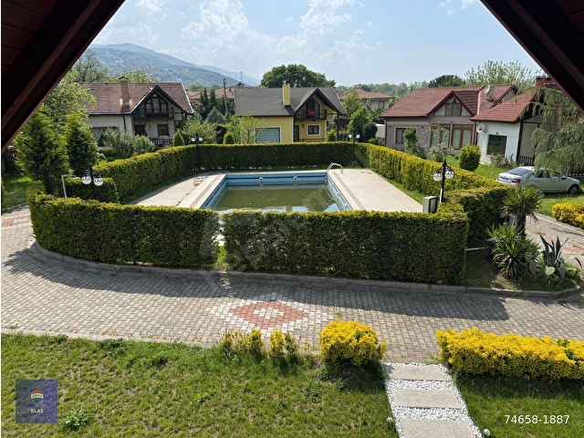 SAPANCADA SİTE İÇİNDE GENİŞ FERAH BAHÇELİ SATILIK VİLLA.. - Görsel 12
