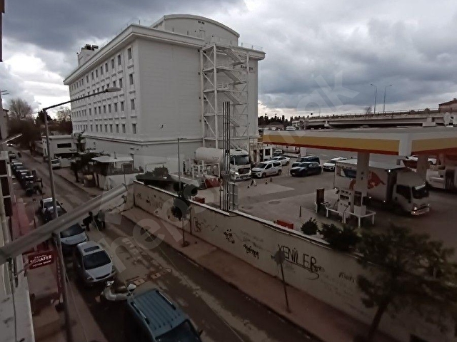 İSTANBUL CADDESİNDE YENİ BİNADA 2+1 120M2 ARAKAT ASANSÖR, EBEVEYN BANYOLU, VESTİJERLİ LÜX KÖŞE DAİRE