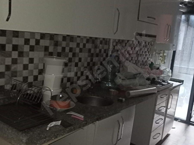 EMNİYETEVLERİNDE 45M2 1+1 METROYA 3DK. BAHÇE KATI
