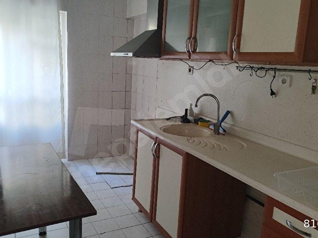 cebecide 3+1 bahçe katı içi yapılı - Görsel 4