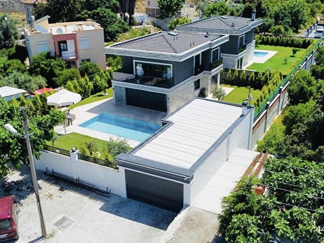 ANTALYA KEMER ÇAMYUVADA ACİL SATILIK LÜX VİLLA