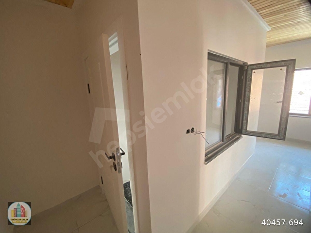 ESKİPAZAR ÇARŞI MERKEZİ ORTA SOKAKTA 2+0 YENİ YAPI KOMBİLİ KİRALIK DAİRE - Görsel 2