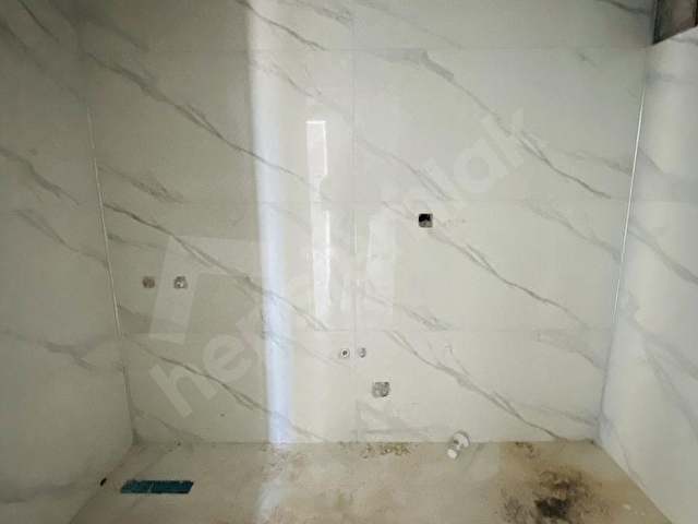 GÜVENDEN SINIRSIZ KREDİ İMKANLI YERDEN ISTMALI,OTOPARKLI 2+1 EV - Görsel 12