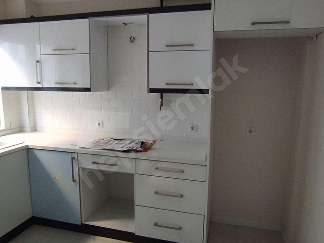 Antre Emlaktan Kiralık Bozyaka HastaneYanı Doğalgazlı Otoparklı Sıfır 3+1 Daire