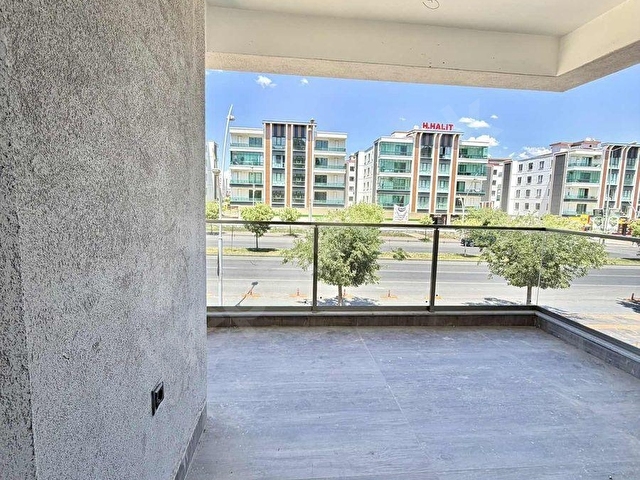 GÖLETLİ PARKA YAKIN BAĞCILAR MAHALLESİDE KİRALIK SIFIR 2+1 DAİRE - Görsel 24