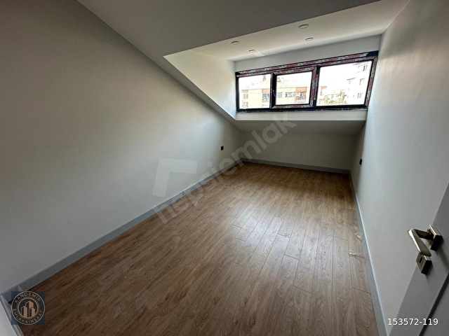 ALTUNİZADEDE SİTE İÇİNDE 3+2 160 M2 SATILIK DUBLEKS DAİRE - Görsel 20