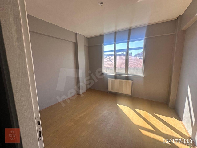 GÖLCÜK de Kiralık 2+1 Ara kat daire ( Merkez e şok yakın ) - Görsel 7