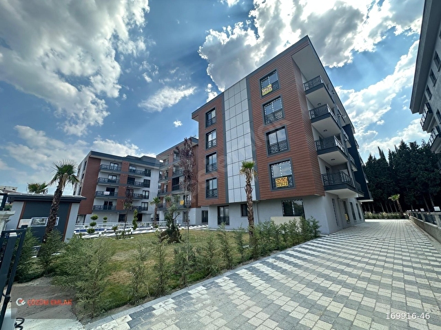 ÇÖZÜM EMLAKTAN MURADİYEDE HAVUZLU SİTE İÇİNDE 1+1 GENİŞ DAİRE - Görsel 5