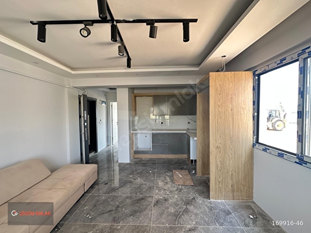 ÇÖZÜM EMLAKTAN MURADİYEDE HAVUZLU SİTE İÇİNDE 1+1 GENİŞ DAİRE - Görsel 18