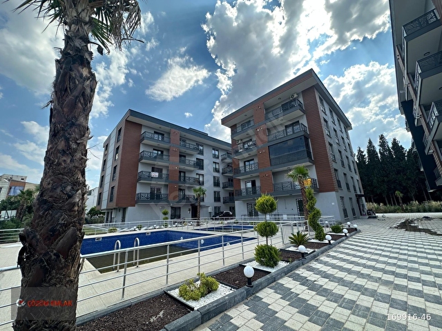 ÇÖZÜM EMLAKTAN MURADİYEDE HAVUZLU SİTE İÇİNDE 1+1 GENİŞ DAİRE
