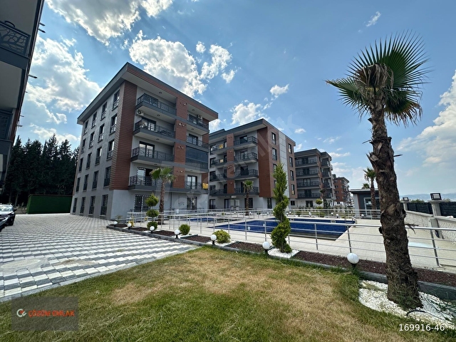 ÇÖZÜM EMLAKTAN MURADİYEDE HAVUZLU SİTE İÇİNDE 1+1 GENİŞ DAİRE - Görsel 3