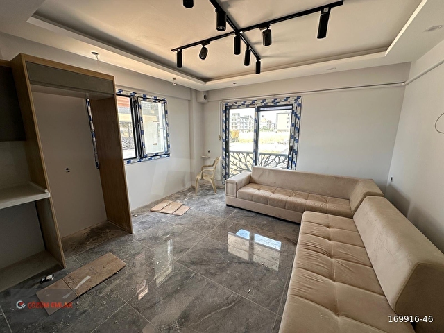 ÇÖZÜM EMLAKTAN MURADİYEDE HAVUZLU SİTE İÇİNDE 1+1 GENİŞ DAİRE - Görsel 10