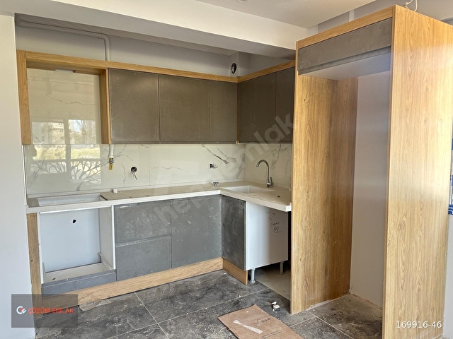 ÇÖZÜM EMLAKTAN MURADİYEDE HAVUZLU SİTE İÇİNDE 1+1 GENİŞ DAİRE - Görsel 13