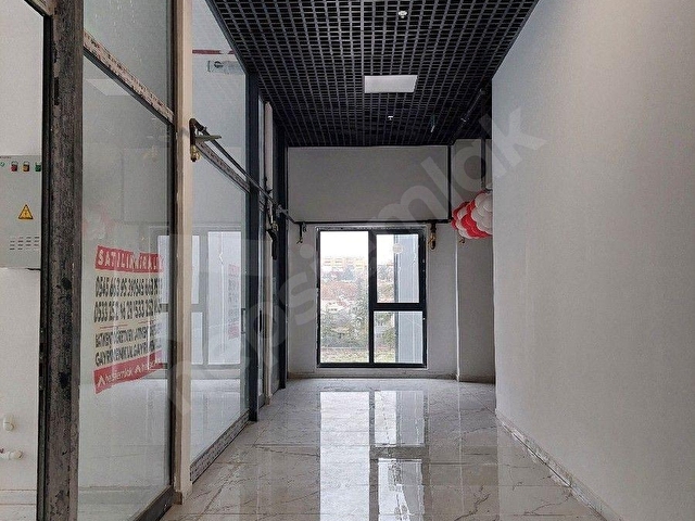 ÖĞRETMEN EMLAKTAN BATIPORT AVMDE 30 M2 KİRALIK DÜKKAN - Görsel 18