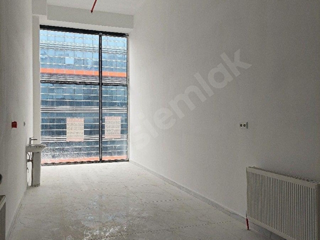 ÖĞRETMEN EMLAKTAN BATIPORT AVMDE 30 M2 KİRALIK DÜKKAN - Görsel 11