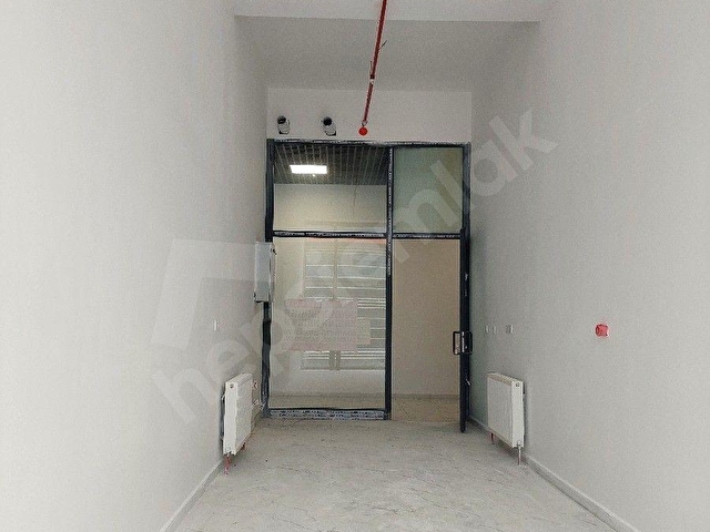ÖĞRETMEN EMLAKTAN BATIPORT AVMDE 30 M2 KİRALIK DÜKKAN - Görsel 10