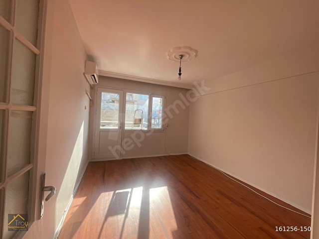 Balçova Merkezde 3+1 Kapalı Mutfak Balkonlu Kiralık Daire - Görsel 19