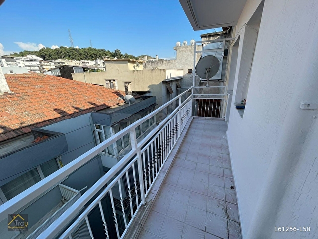 Balçova Merkezde 3+1 Kapalı Mutfak Balkonlu Kiralık Daire - Görsel 13