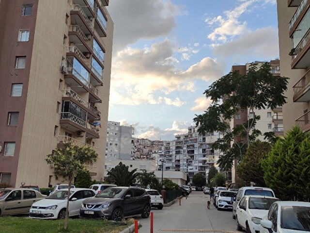 Izmir Bayrakli Tepekulede Site Icerisinde 2 1 Kiralik Daire 39049 788 Hurriyet Emlak