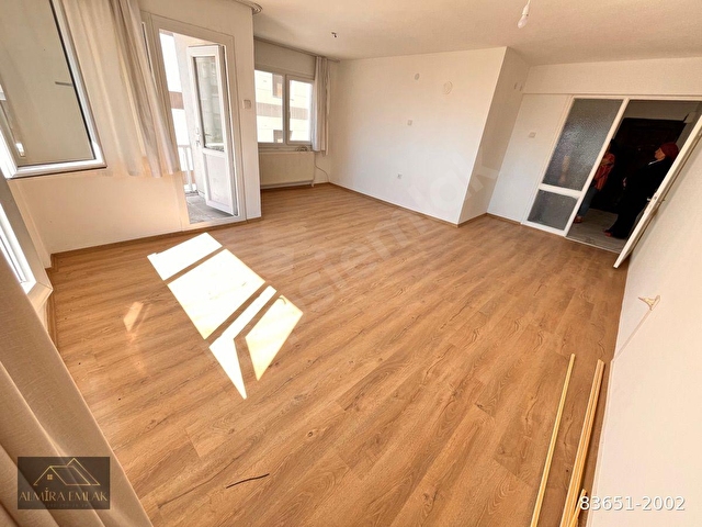 95 KAHVESİ SOKAĞINDA 3+1 130m2 ARAKAT LÜKS DEKORLU KÖŞE 3 BALKONLU - Görsel 4