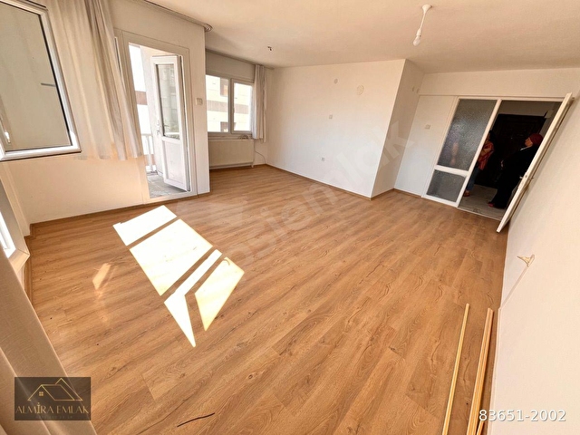 95 KAHVESİ SOKAĞINDA 3+1 130m2 ARAKAT LÜKS DEKORLU KÖŞE 3 BALKONLU - Görsel 6