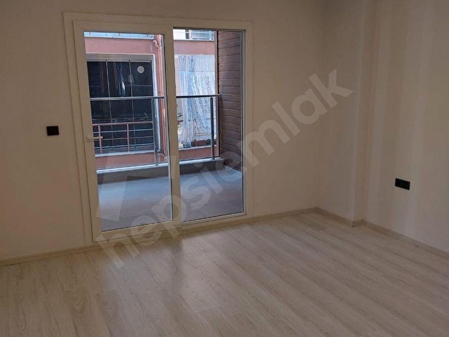 DAVUTLAR MERKEZDE CADDE ÜZERİNDE SATILIK 2+1 DAİRE 100 M2 NET - Görsel 9