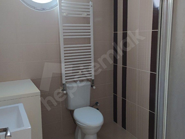 DEVLET HASTANESİNE ÇOK YAKIN,70 M2,EBEVEYN BANYOLU,1+1 KİRALIK DAİRE - Görsel 7