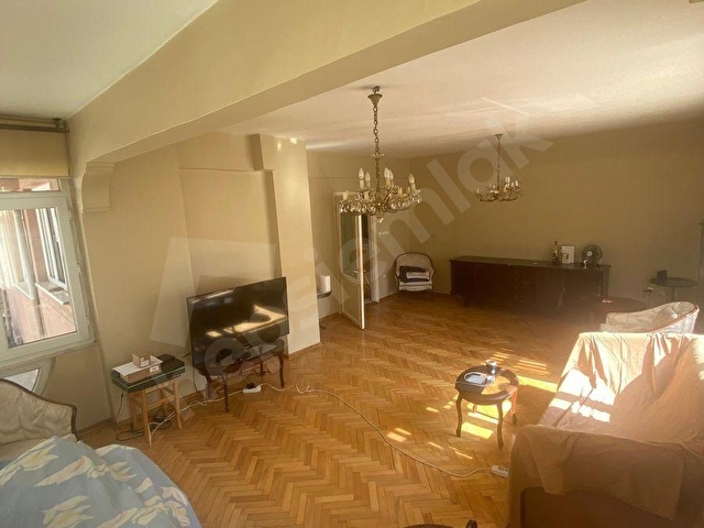 GÖZTEPE ORTABAHAR SOKAKTA GENİŞ KULLANIMLI SATILIK DAİRE - Görsel 9
