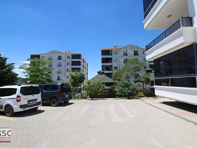 AKSARAY YUNUS EMRE MAHALLESİNDE SİTE İÇERİSİNDE YÜKSEK GİRİŞ SIFIR AYARINDA SATILIK  3+1 DAİRE - Görsel 3