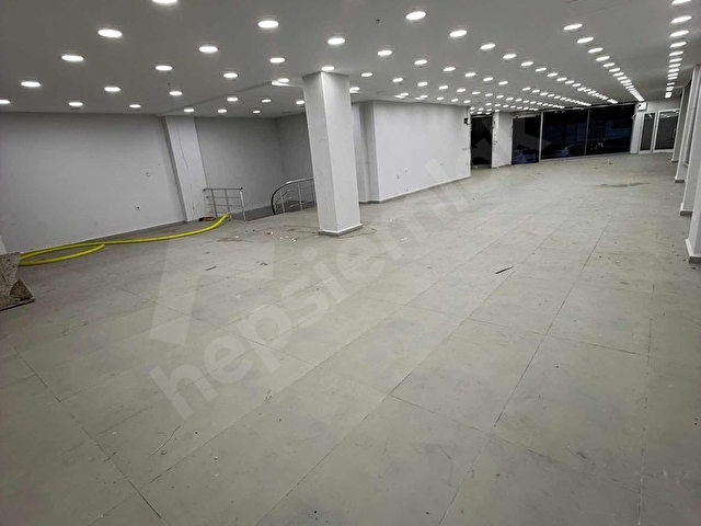SATILIK 550 metre cadde üstü dükkan